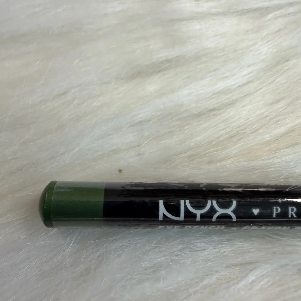 NYX eyeliner rich